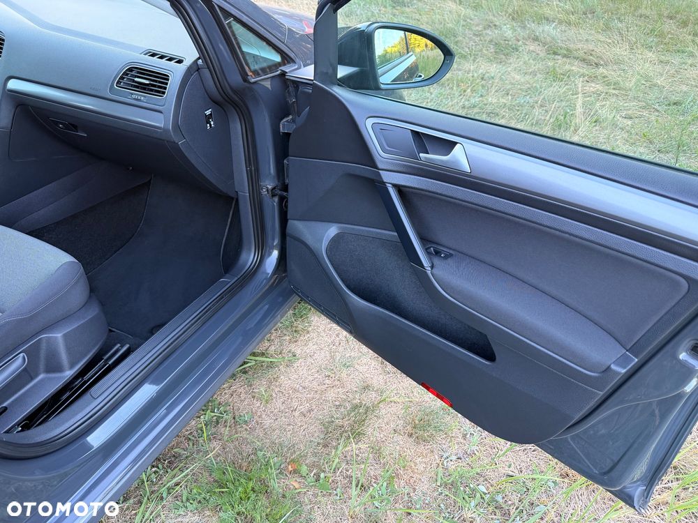 Volkswagen Golf 1.6 TDI BlueMotion Technology Trendline - 21