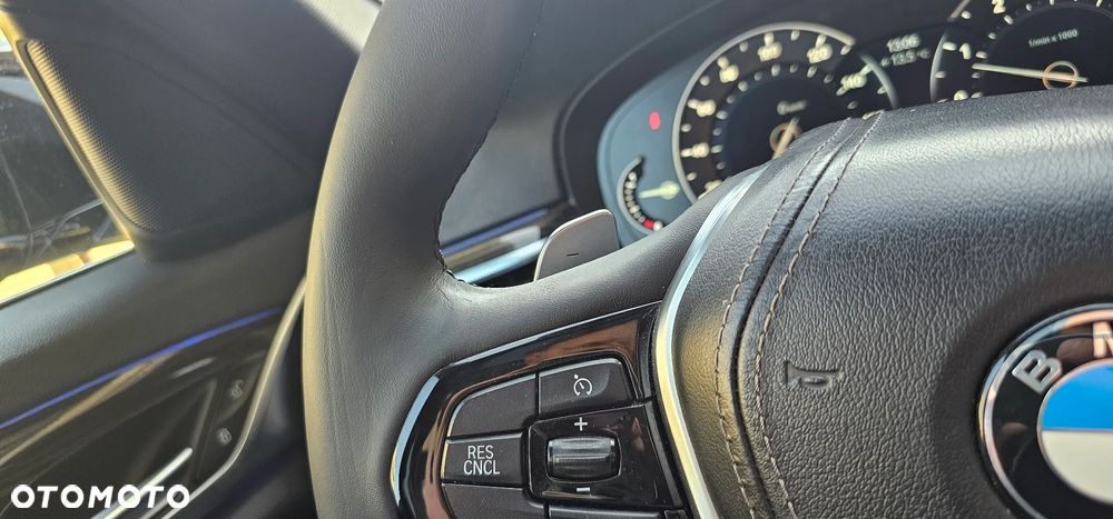 BMW Seria 5 530i Sport Line - 21