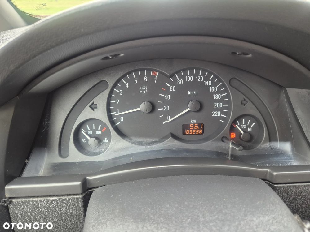 Opel Meriva 1.6 (Essentia) - 17