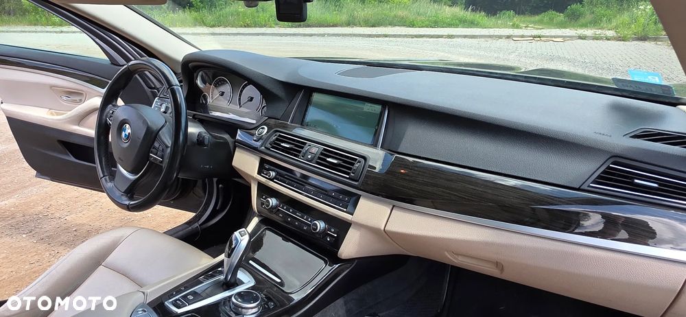 BMW Seria 5 528i xDrive - 8