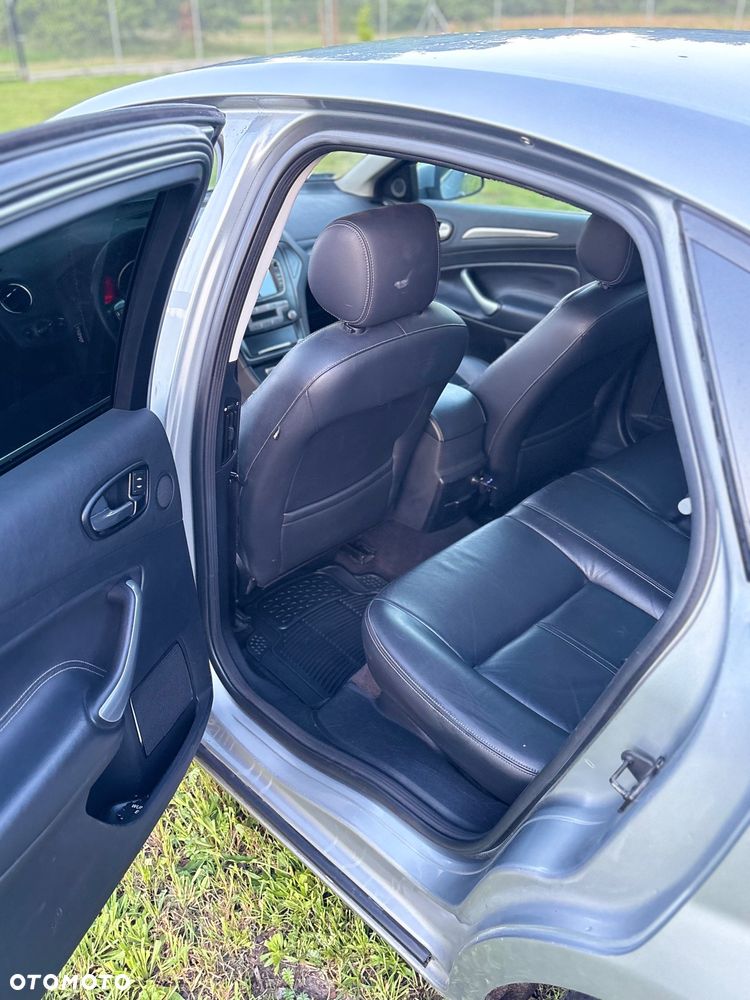 Ford Mondeo 2.5 Ghia X - 11