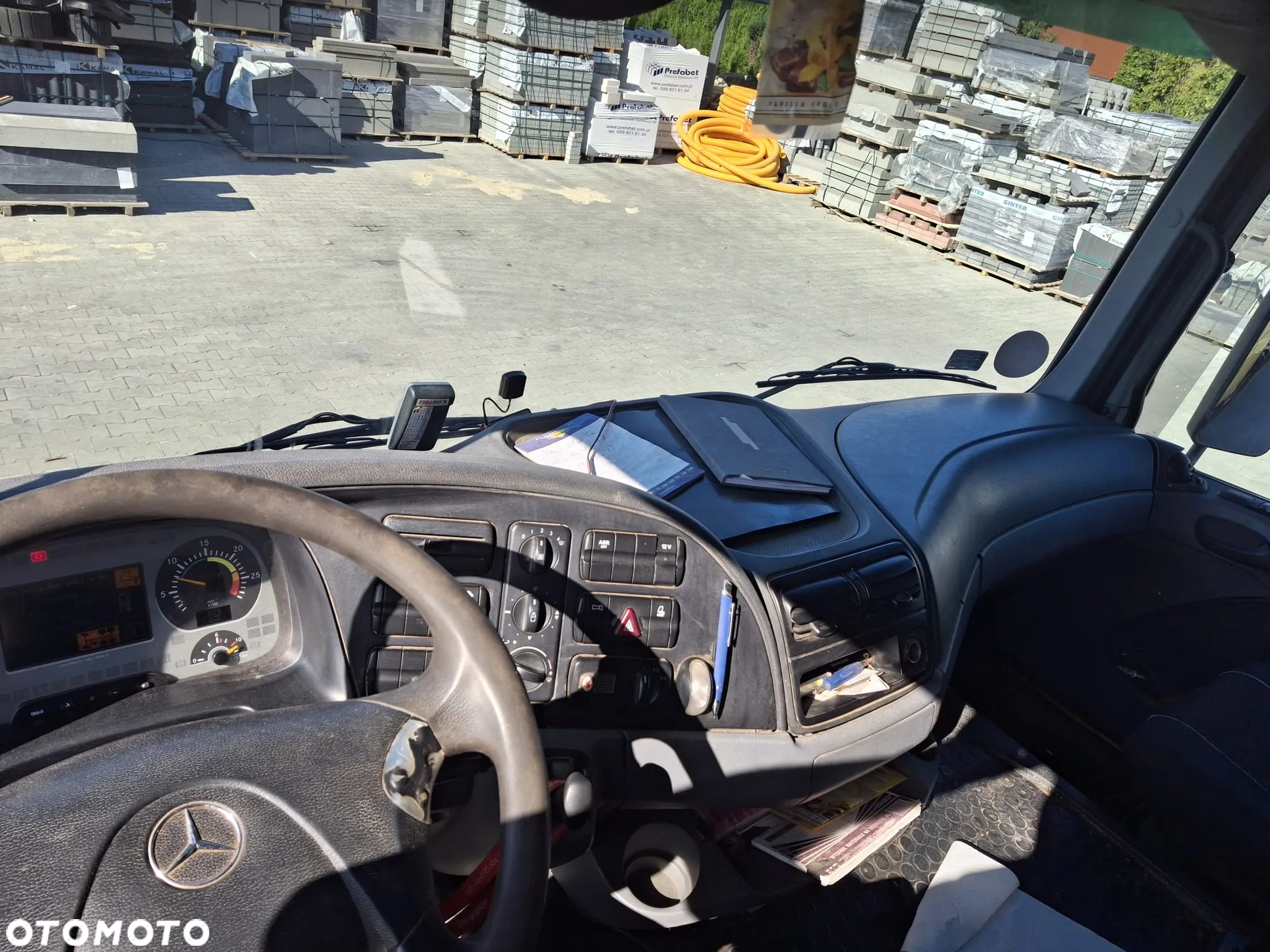 Mercedes-Benz ACTROS - 16