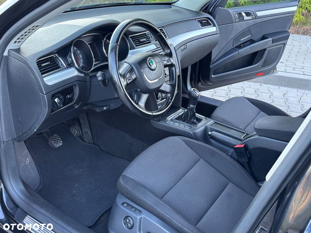 Skoda Superb 2.0 TDI Active - 37