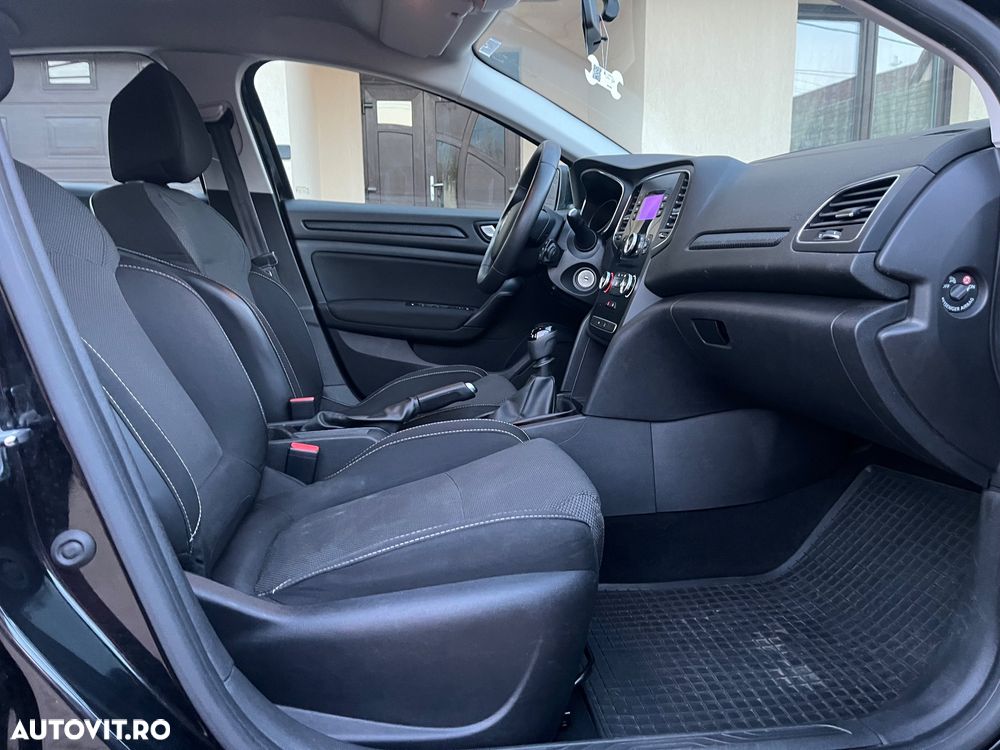 Renault Megane TCe GPF Life - 15