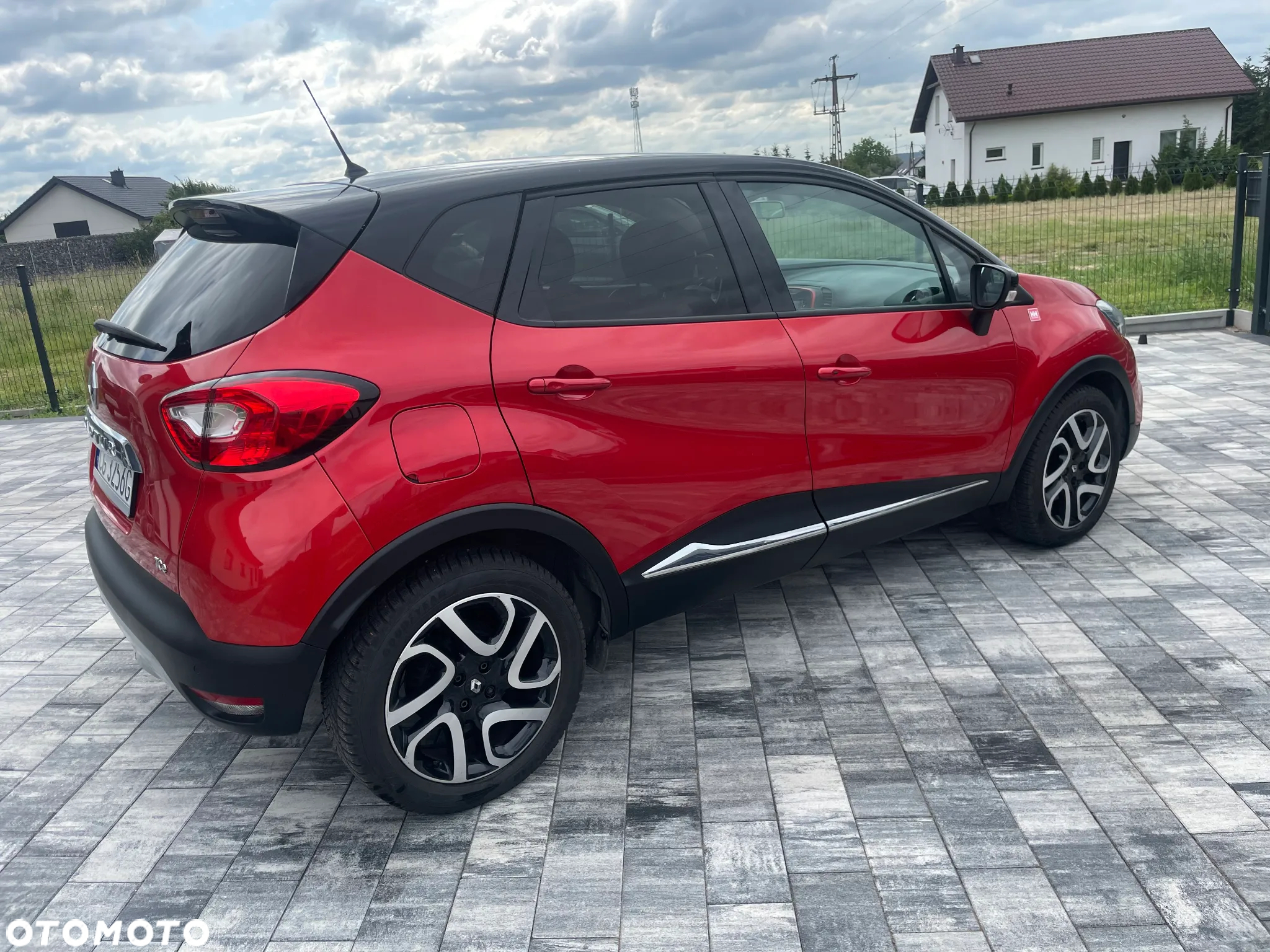 Renault Captur 1.2 TCe Helly Hansen EDC - 4