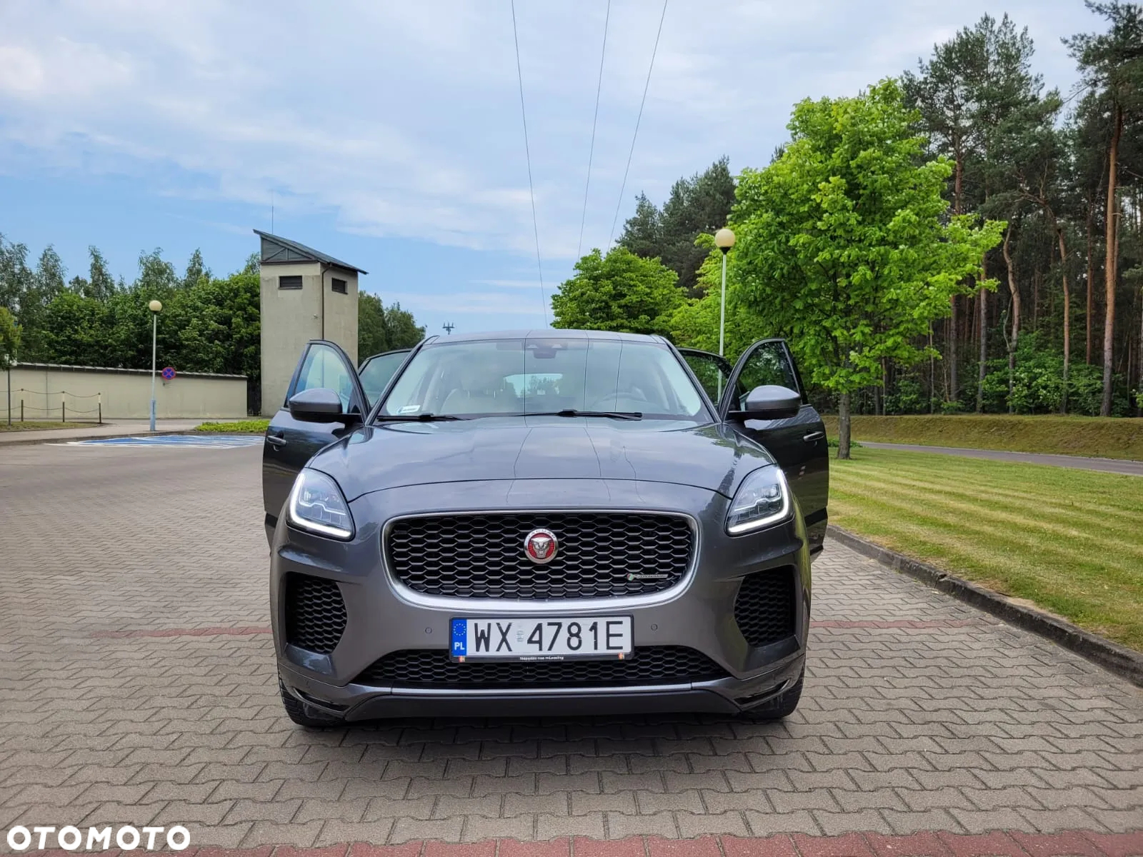 Jaguar E-Pace - 12