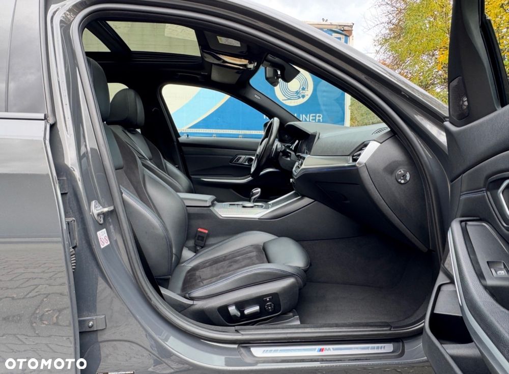 BMW Seria 3 320d Touring M Sport - 33
