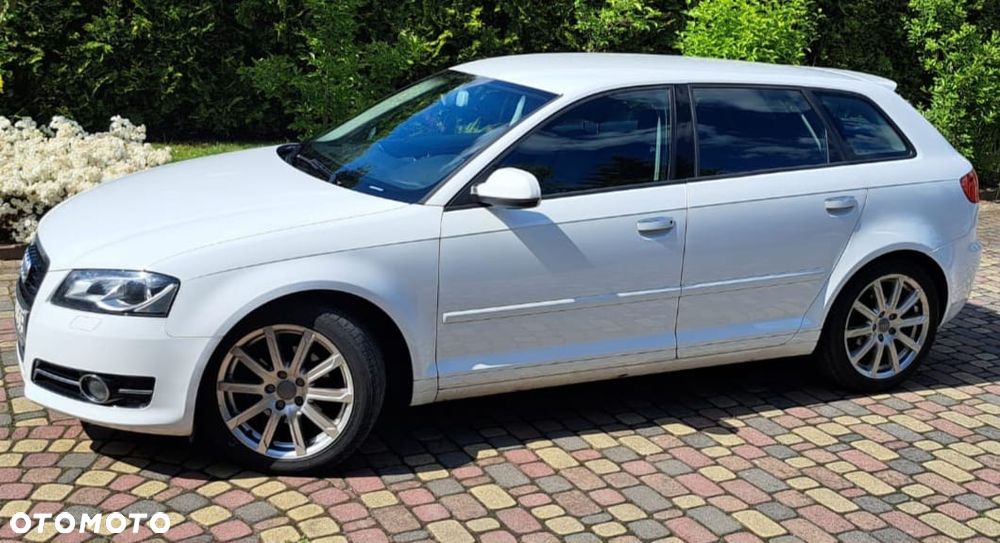 Audi A3 Sportback 1.6 TDI DPF Ambition - 4