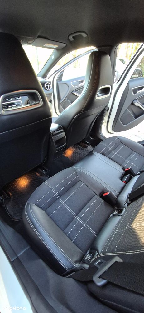 Mercedes-Benz Klasa A 180 CDI (BlueEFFICIENCY) 7G-DCT - 12
