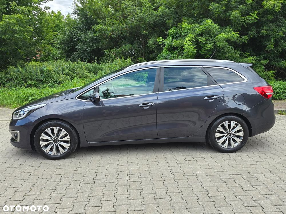 Kia Ceed - 9