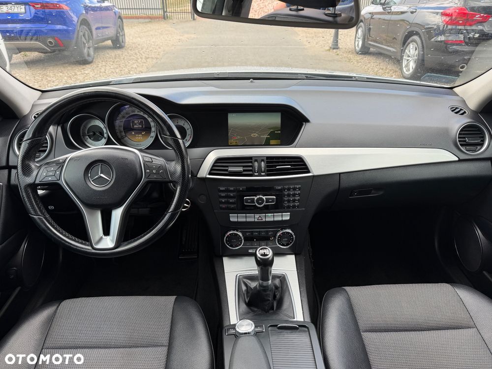 Mercedes-Benz Klasa C 180 CGI BlueEff Avantgarde - 15