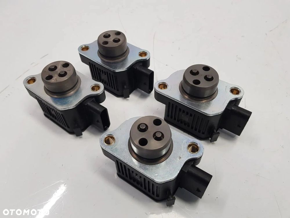 Elektrozawór magnes podnoszenia wałka rozrządu Mercedes AMG 63 M177 A1779821900 - 4