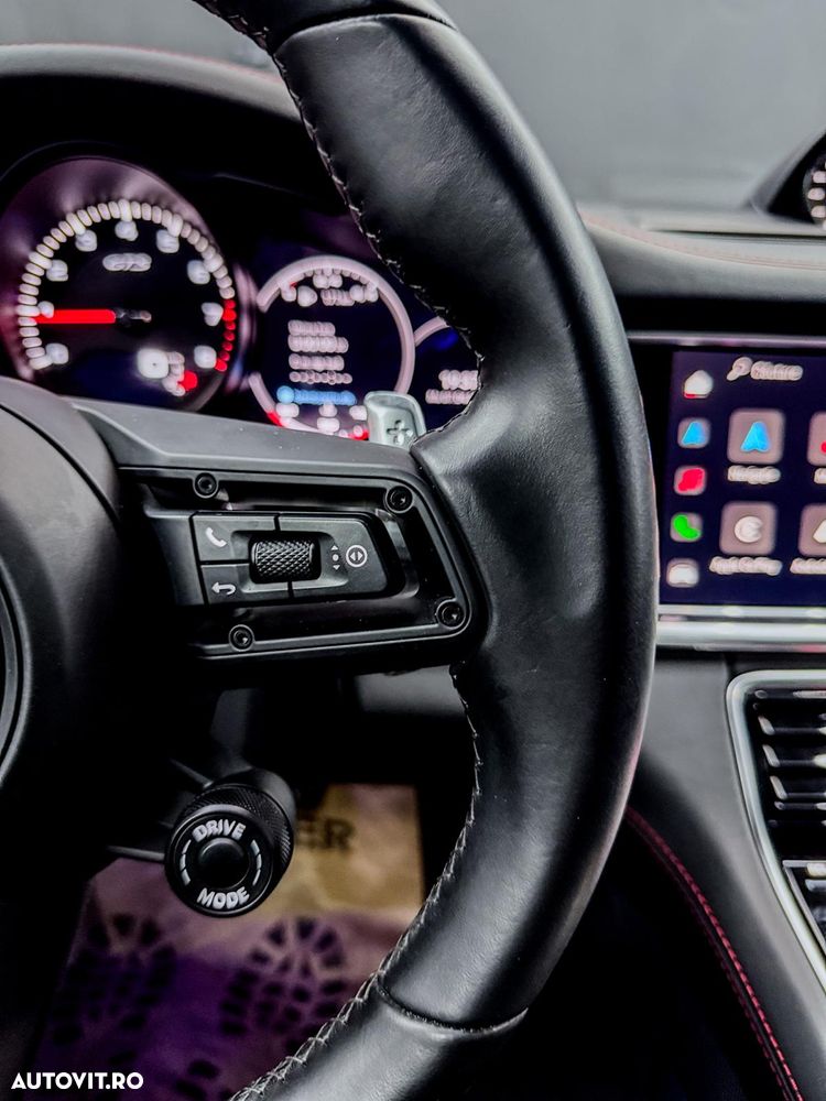 Porsche Panamera GTS - 24