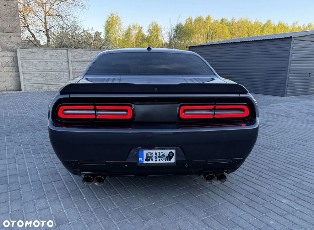 Dodge Challenger - 6