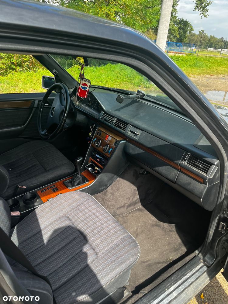Mercedes-Benz W124 (1984-1993) - 13