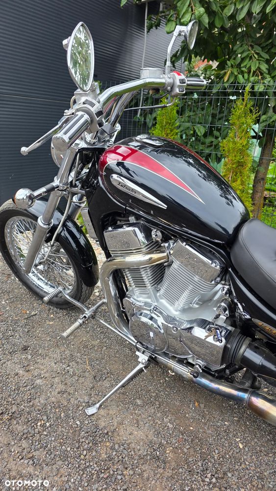Suzuki Intruder - 7