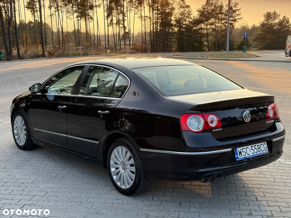 Volkswagen Passat 2.0 TDI Highline DSG - 13