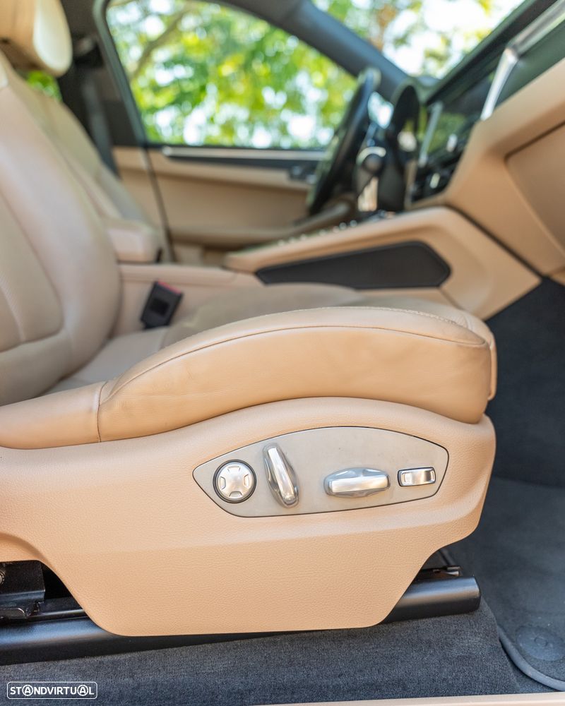 Porsche Macan - 41