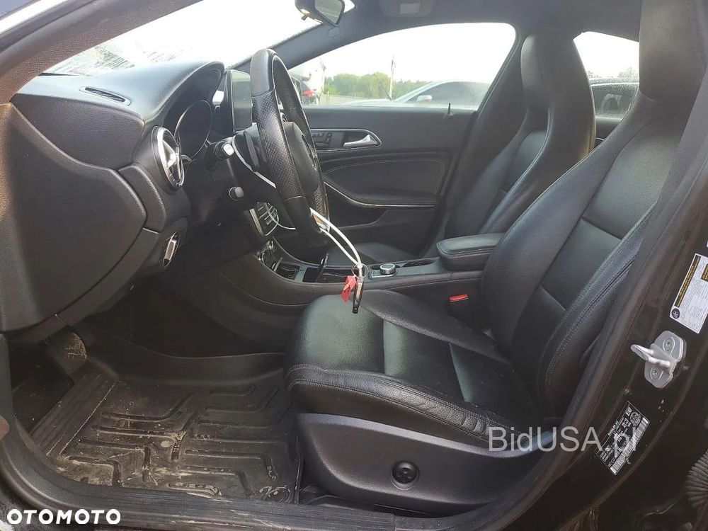 Mercedes-Benz CLA - 4