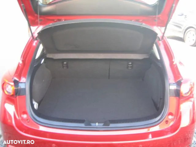Mazda 3 G165 Revolution Top - 32