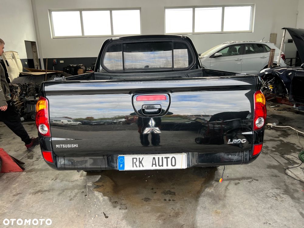 Mitsubishi L200 2.5 DID Instyle Sport - 4