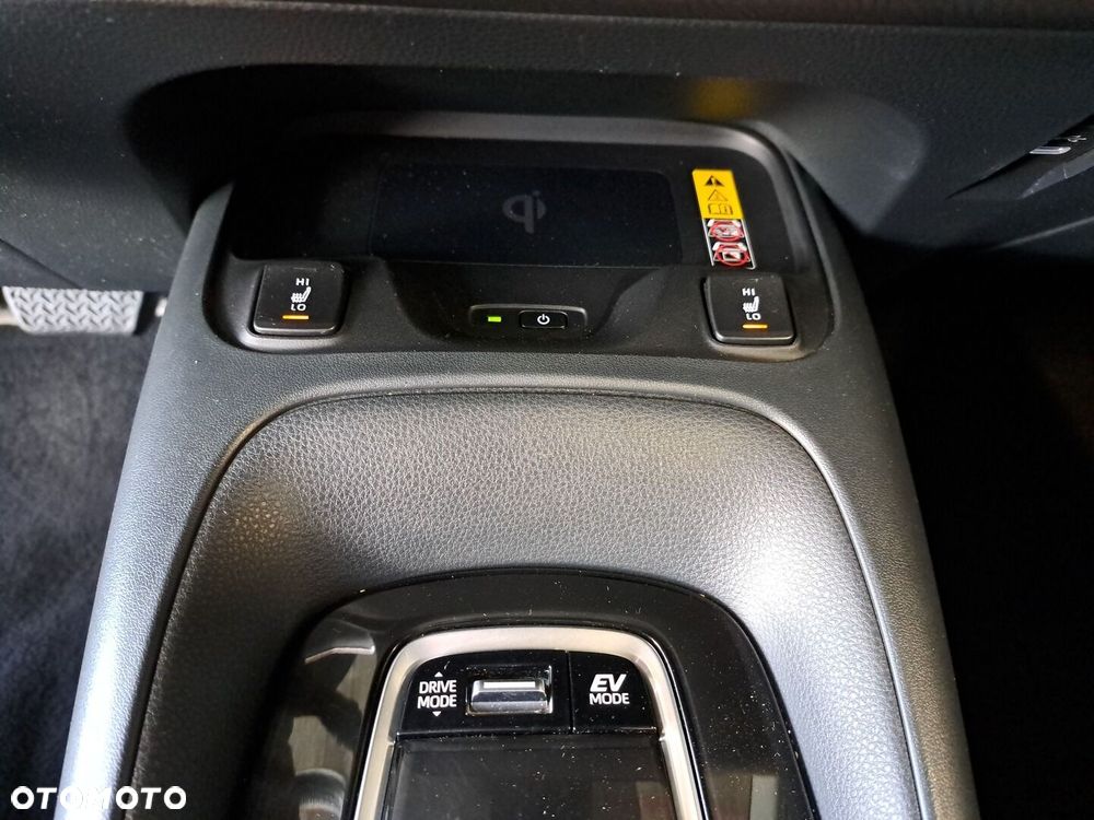 Toyota Corolla 1.8 Hybrid Comfort - 28