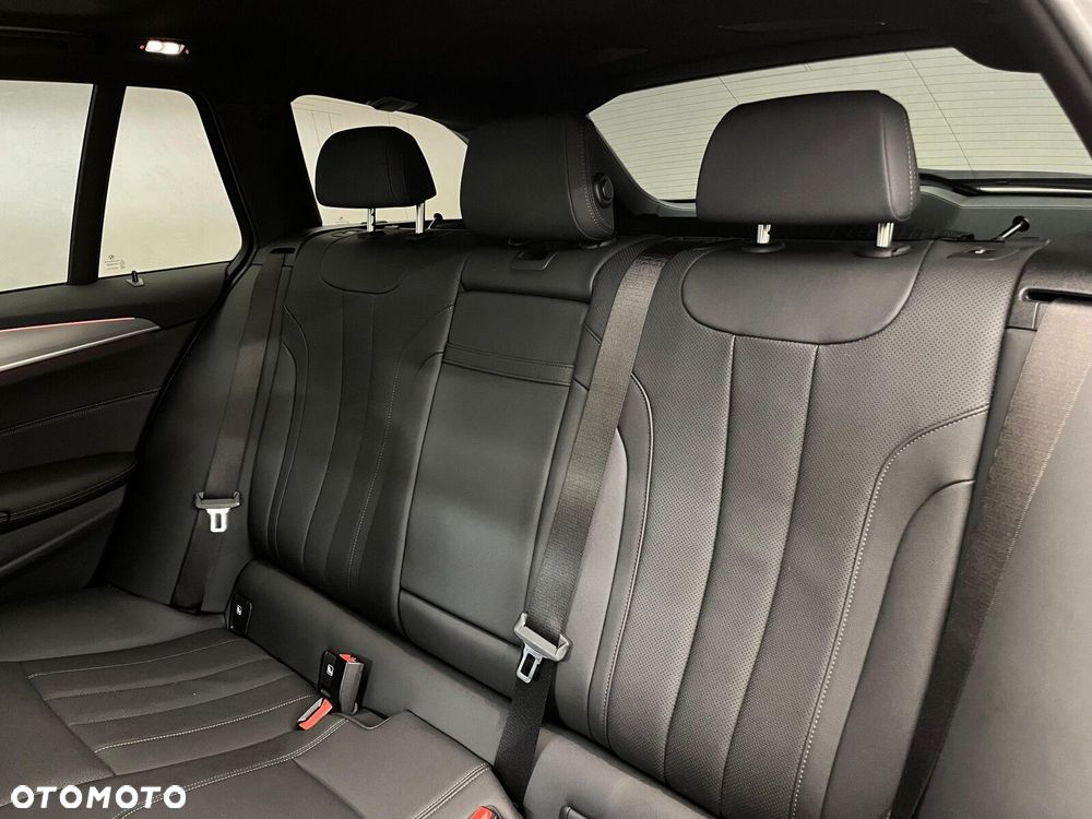BMW Seria 5 540d xDrive mHEV M Sport sport - 35