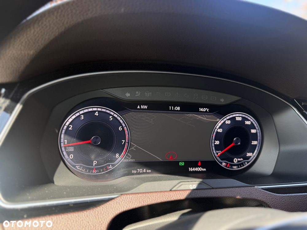 Volkswagen Passat - 12