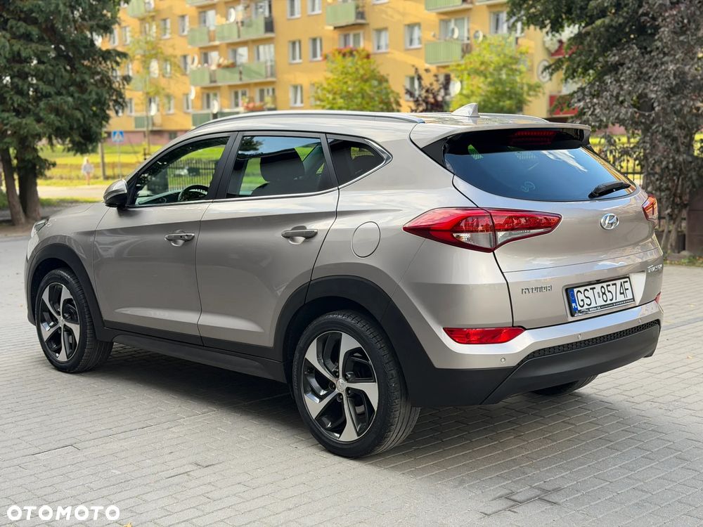 Hyundai Tucson 1.7 CRDI BlueDrive TourdePologne 2WD - 14