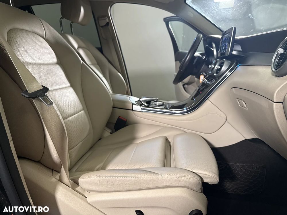 Mercedes-Benz GLC 220 d 4MATIC - 12