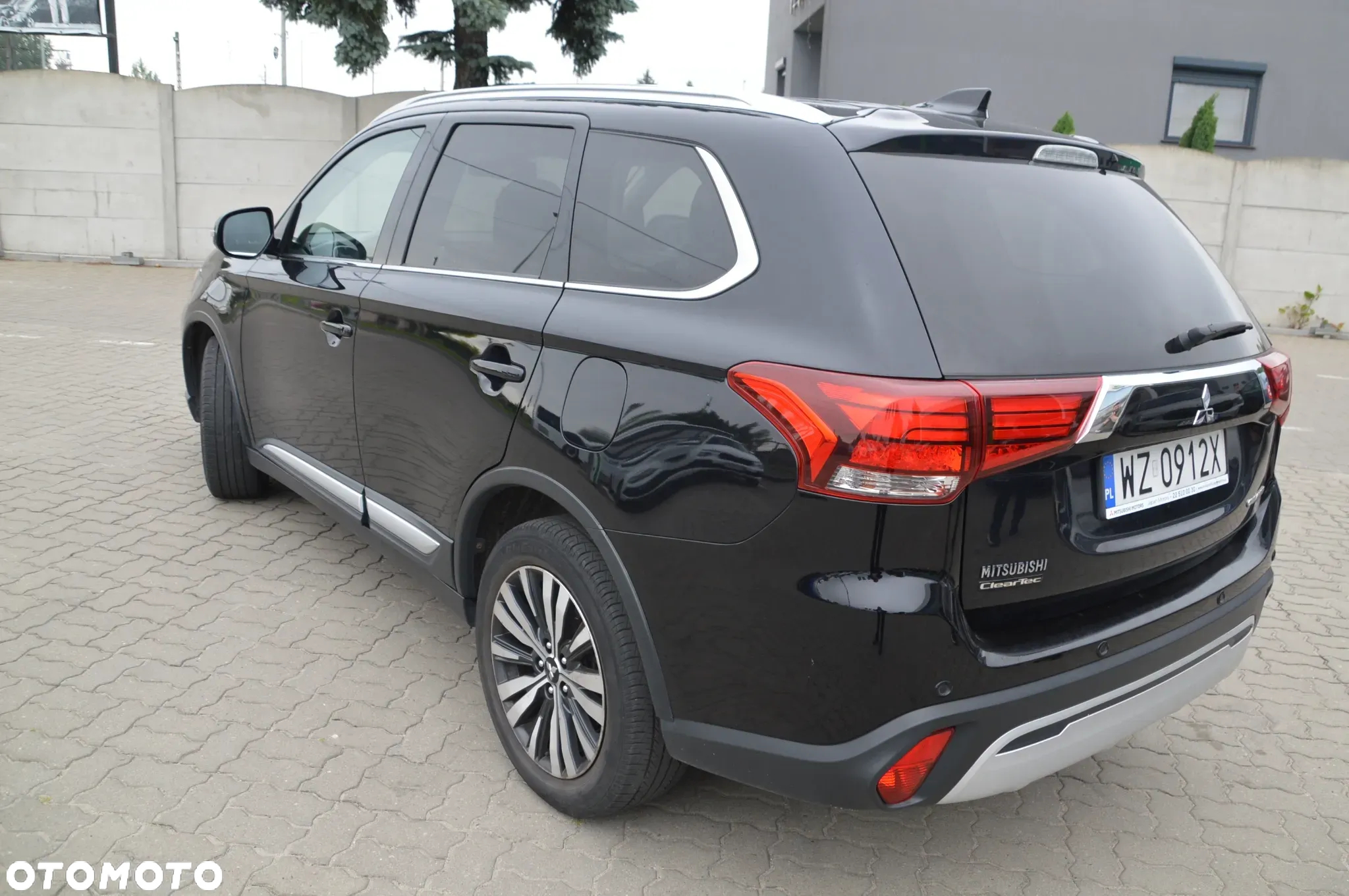 Mitsubishi Outlander 2.0 Intense + 4WD CVT - 2