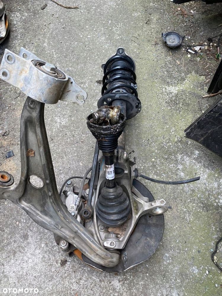 wahacz przedni prawy mercedes gla pakiet amg - 1