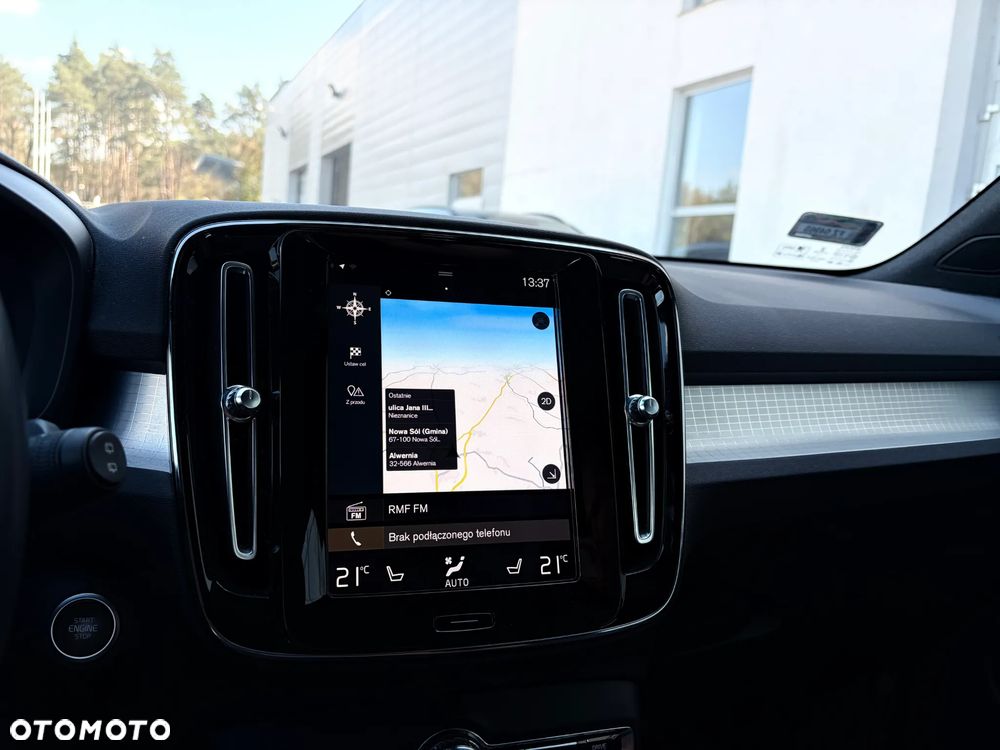 Volvo XC 40 T3 Momentum Pro - 12