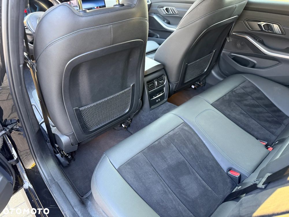BMW Seria 3 320d xDrive M Sport sport - 17