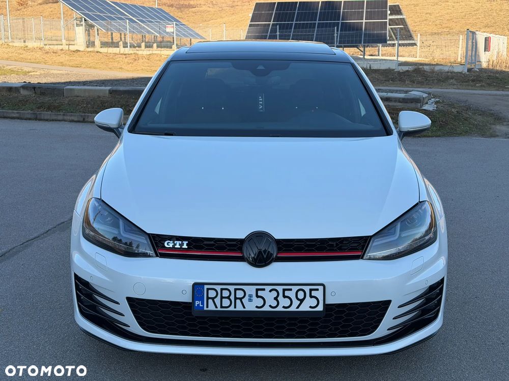 Volkswagen Golf - 2