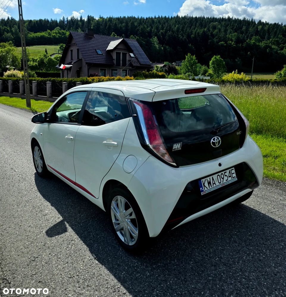 Toyota Aygo x-play Eco - 13