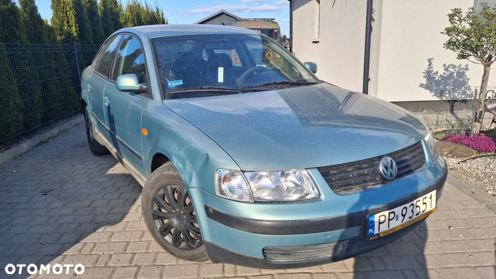 Volkswagen Passat 1.8 - 6