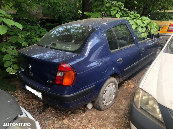 Dezmembrez Renault Clio 2005 albastru 1.5 DCI