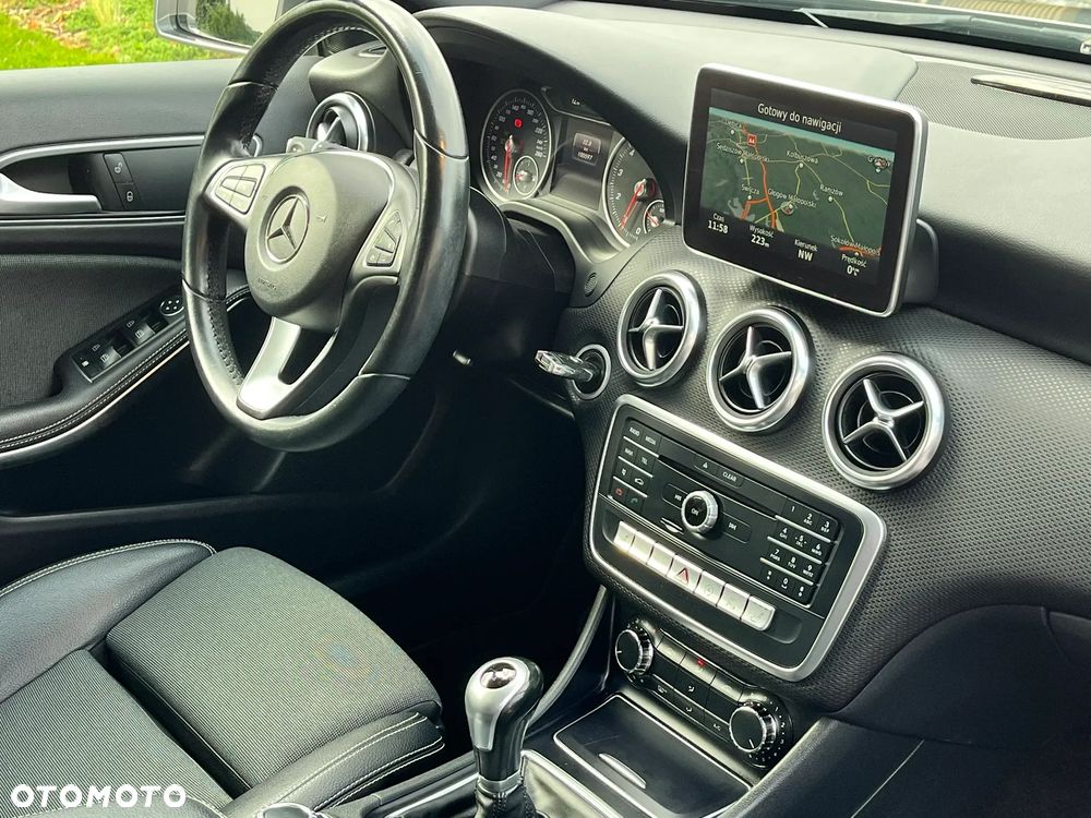 Mercedes-Benz Klasa A 180 BlueEfficiency Edition - 27