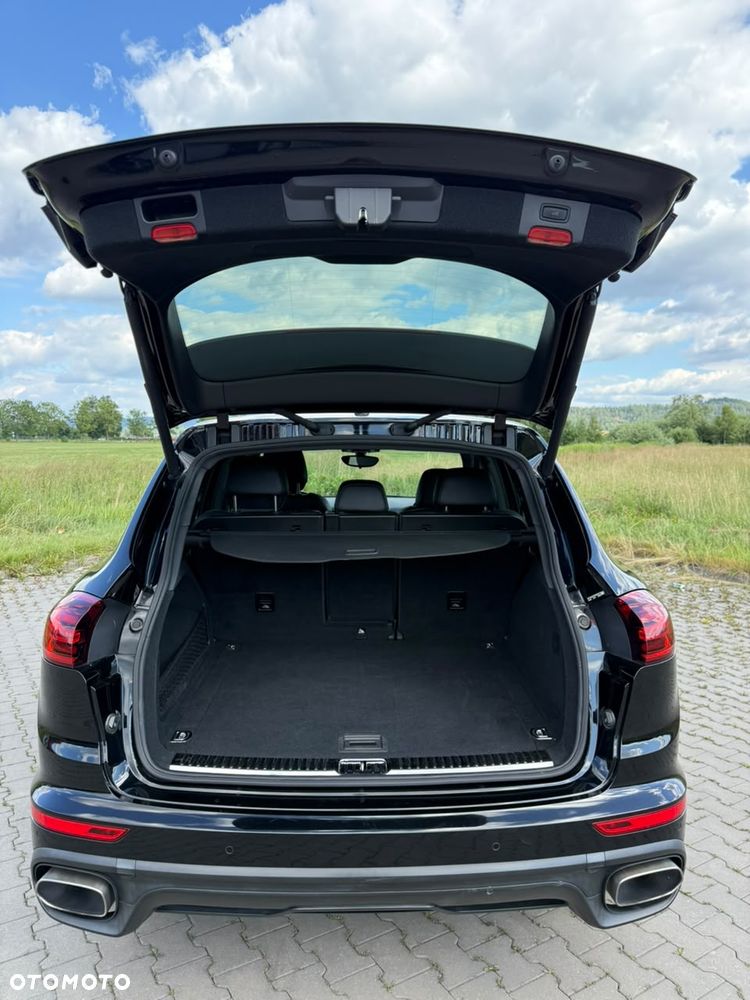 Porsche Cayenne Standard - 12