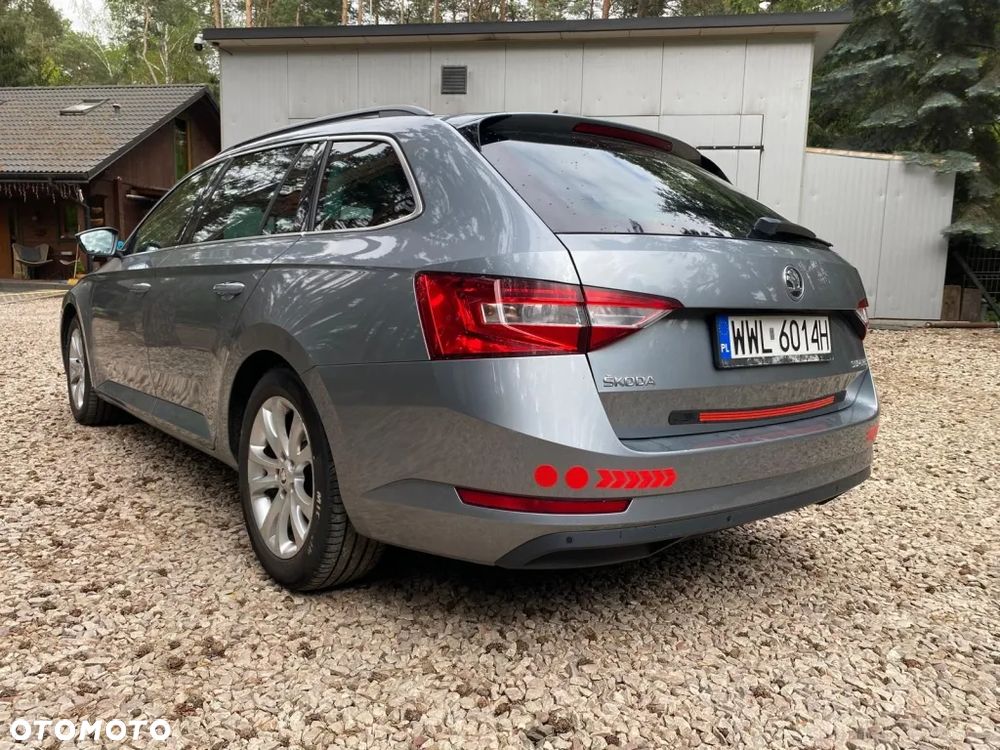 Skoda Superb 2.0 TDI Style - 4