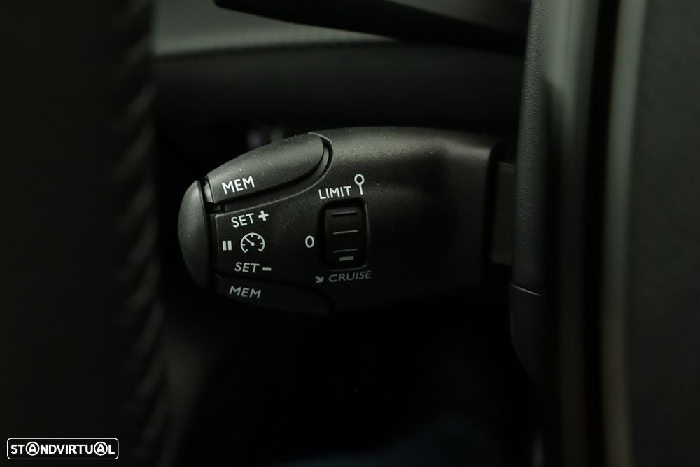 Peugeot 208 1.2 Hybrid Allure e-DCS6 - 18