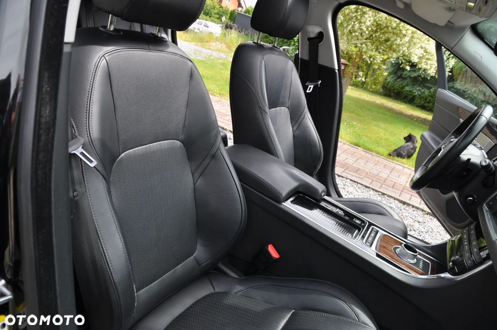 Jaguar XF 20d R-Sport - 21