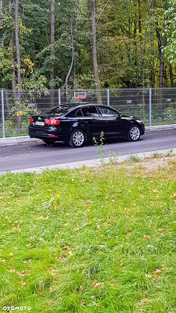 Volkswagen Jetta - 11