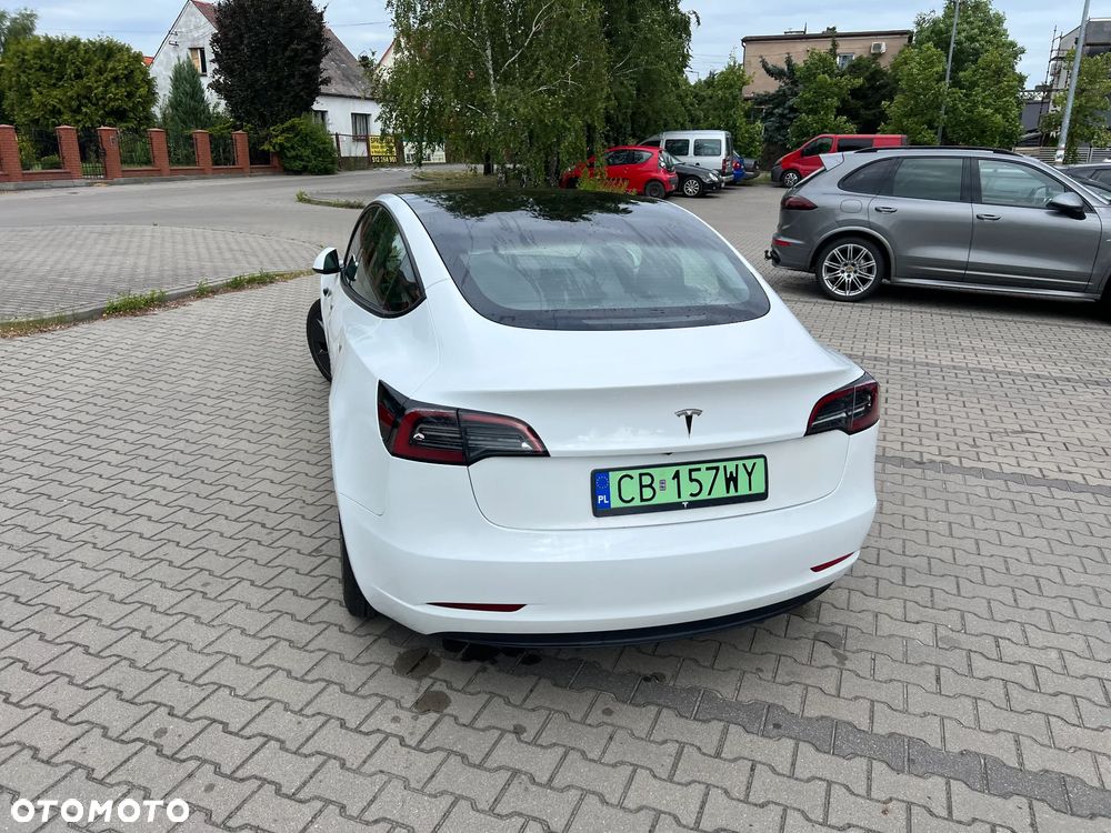 Tesla Model 3 Standard Reichweite Plus Hinterradantrieb - 3