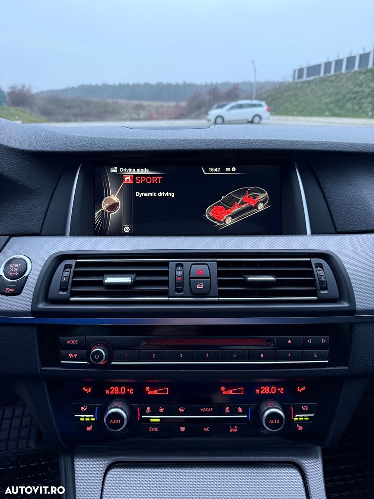 BMW Seria 5 530d xDrive Sport-Aut. Modern Line - 33