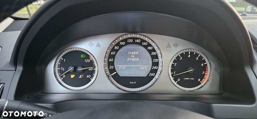 Mercedes-Benz Klasa C 180 BlueEFFICIENCY Avantgarde - 32