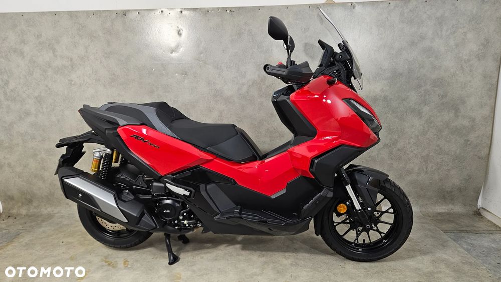 Honda ADV350 - 7