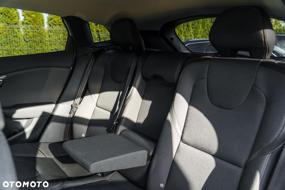 Volvo V40 T3 Drive-E Momentum - 29