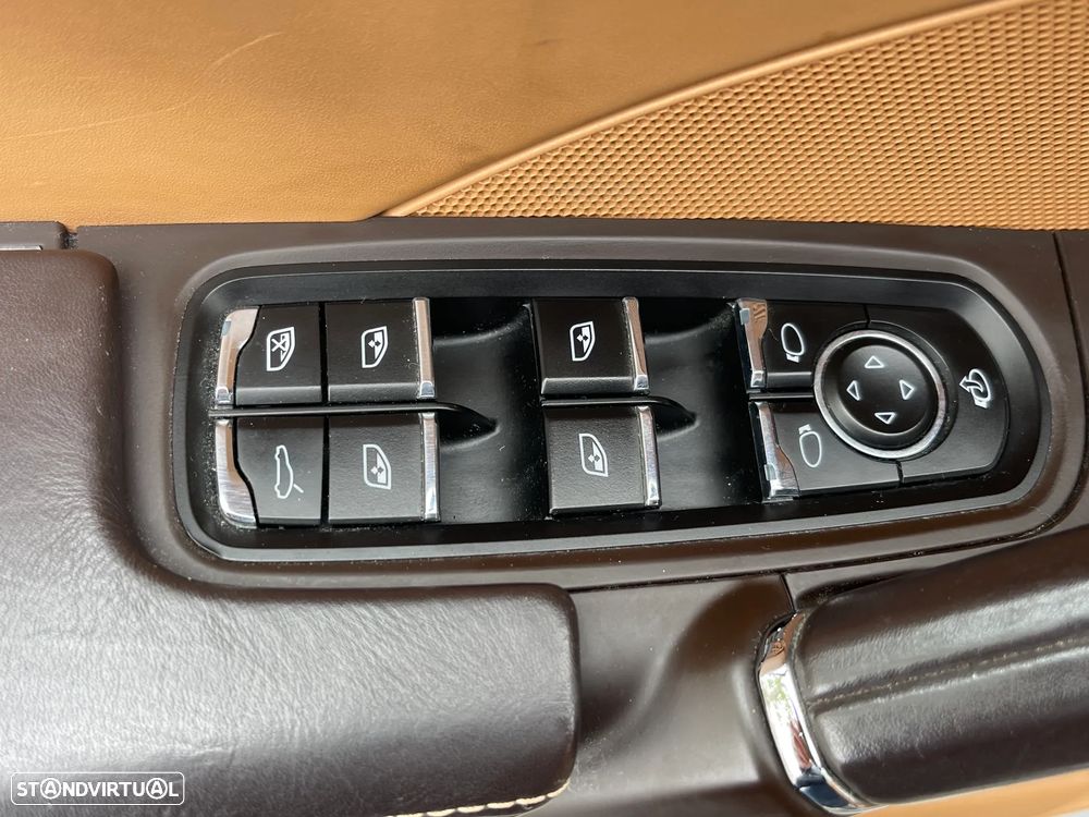 Porsche Cayenne Turbo S Tiptronic S - 13